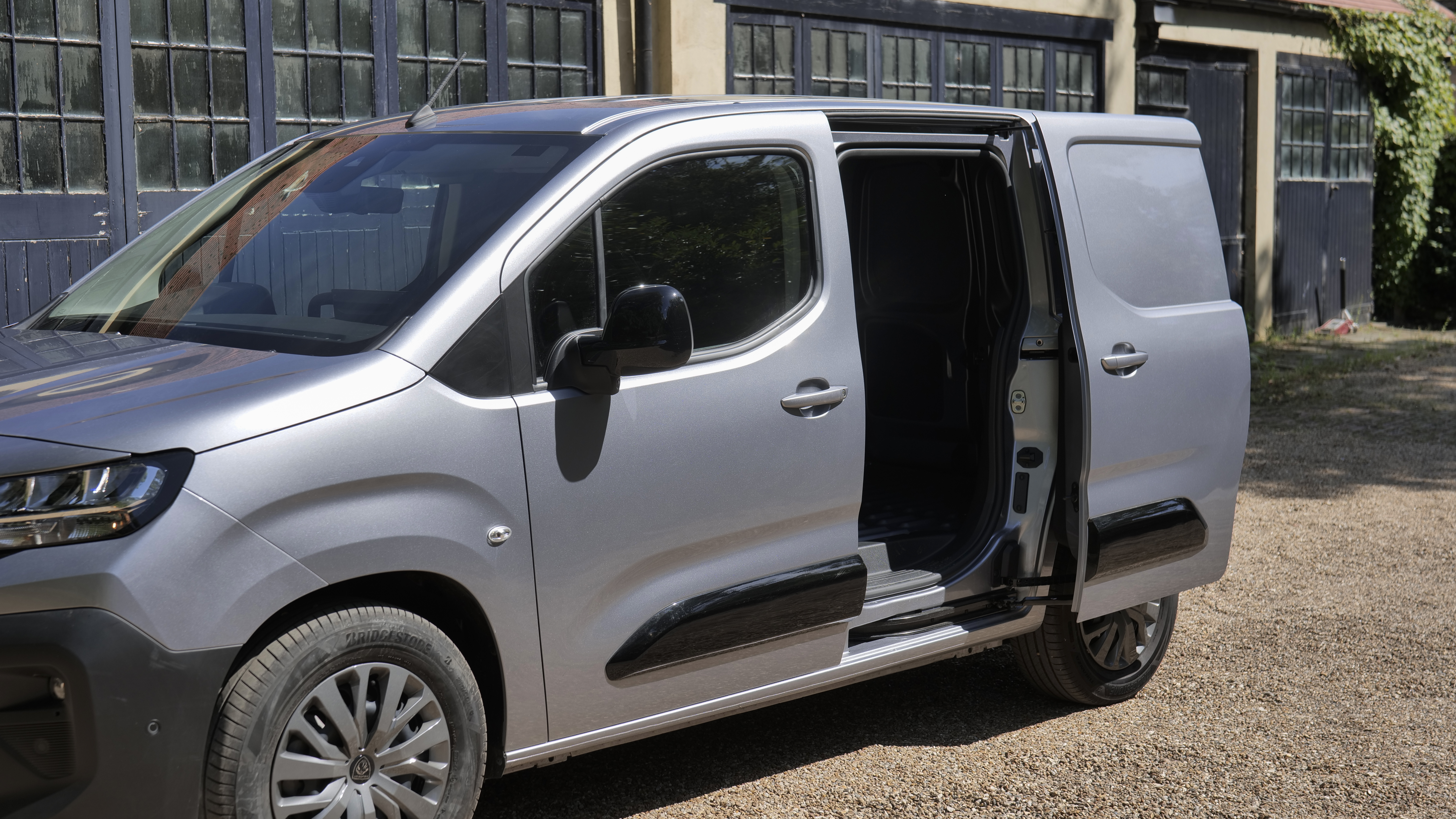 PEUGEOT PARTNER M DIESEL 1.5 BlueHDi 130 Asphalt Van EAT8